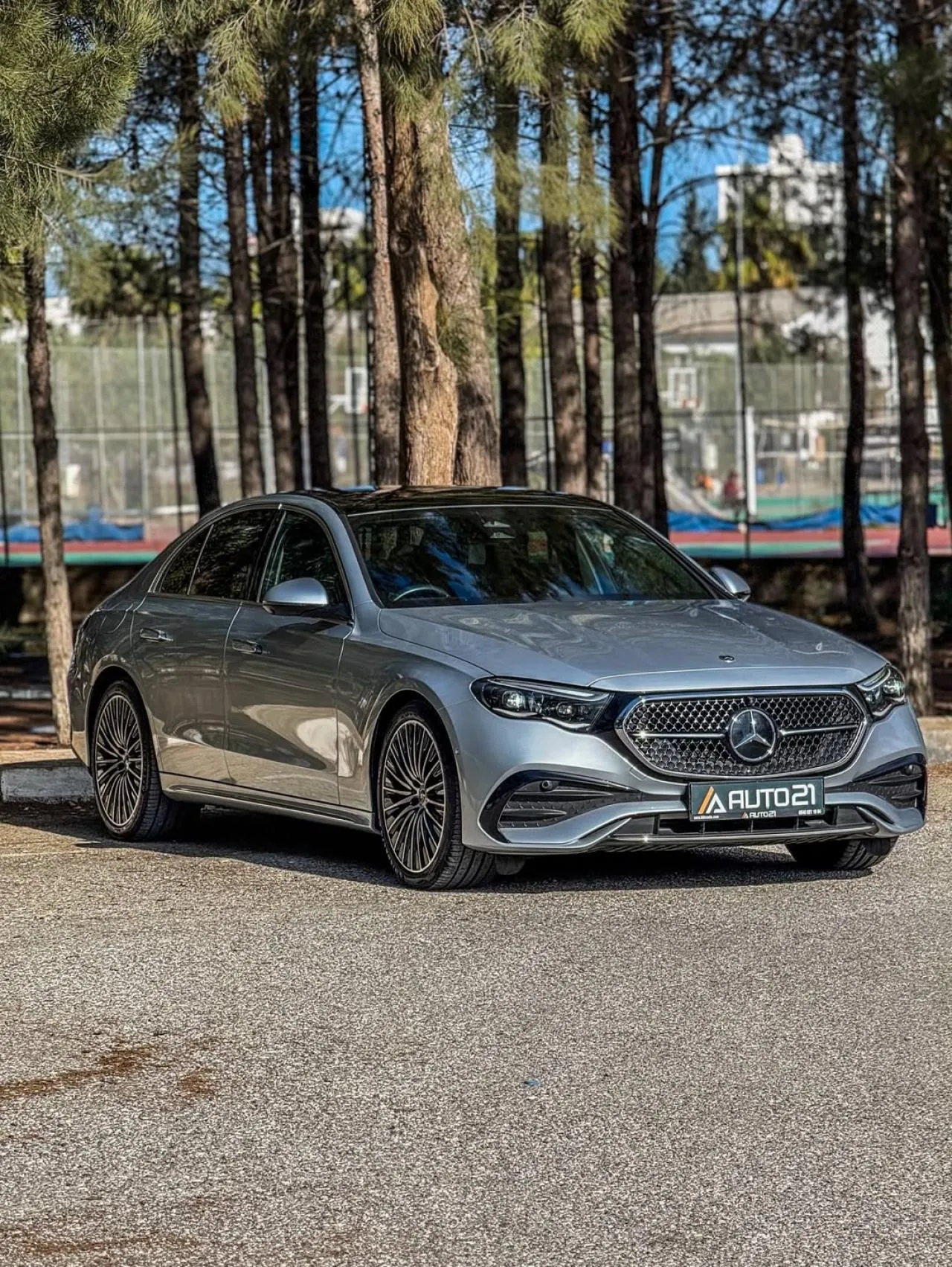 2025 Mercedes-Benz E Serisi E 220 d Kıbrıs | KKTC İkinci El Satılık Araba - Thumbnail 4