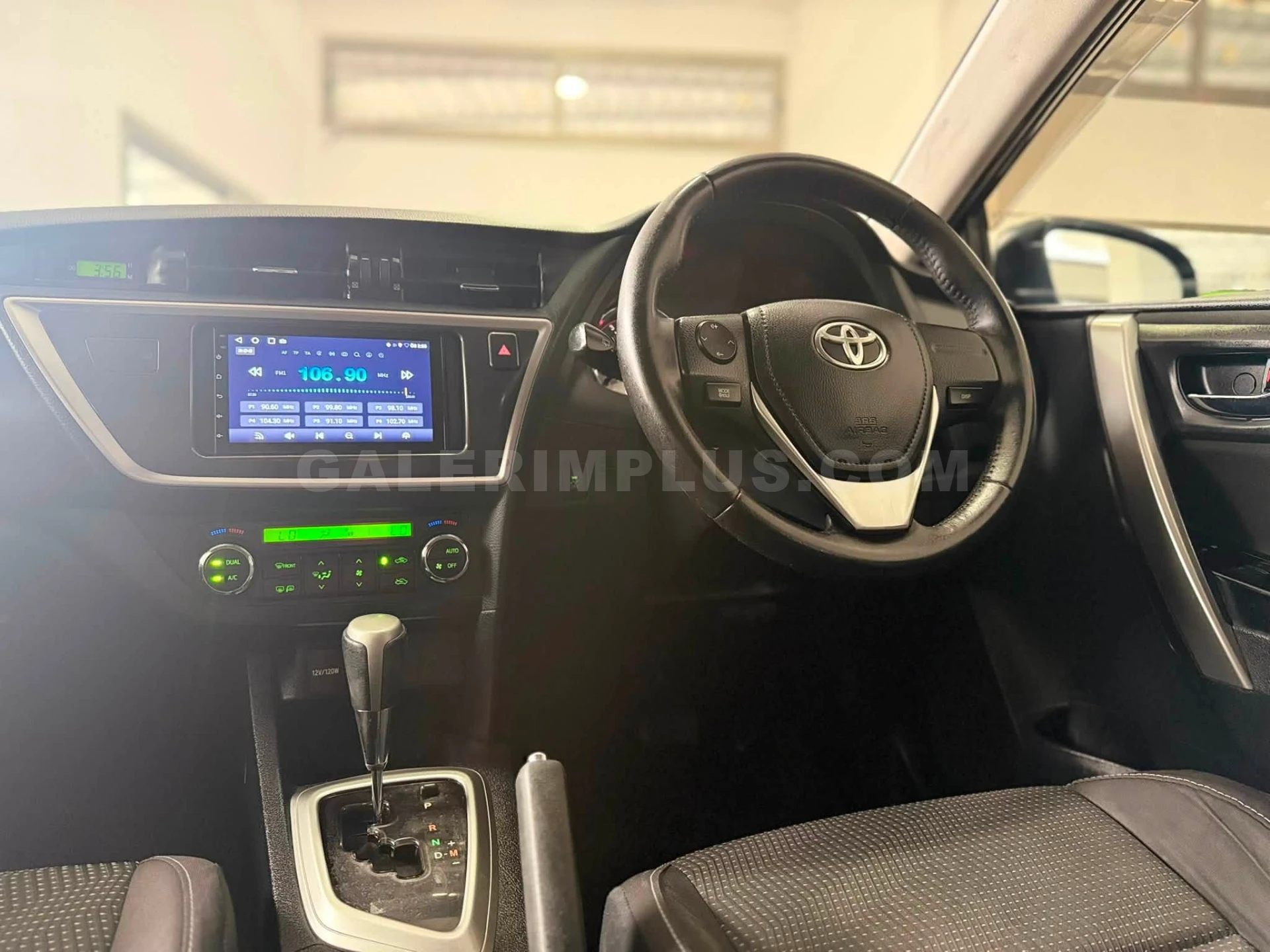 2013 Toyota Auris 1.5 Kıbrıs | KKTC İkinci El Satılık Araba - Thumbnail 8