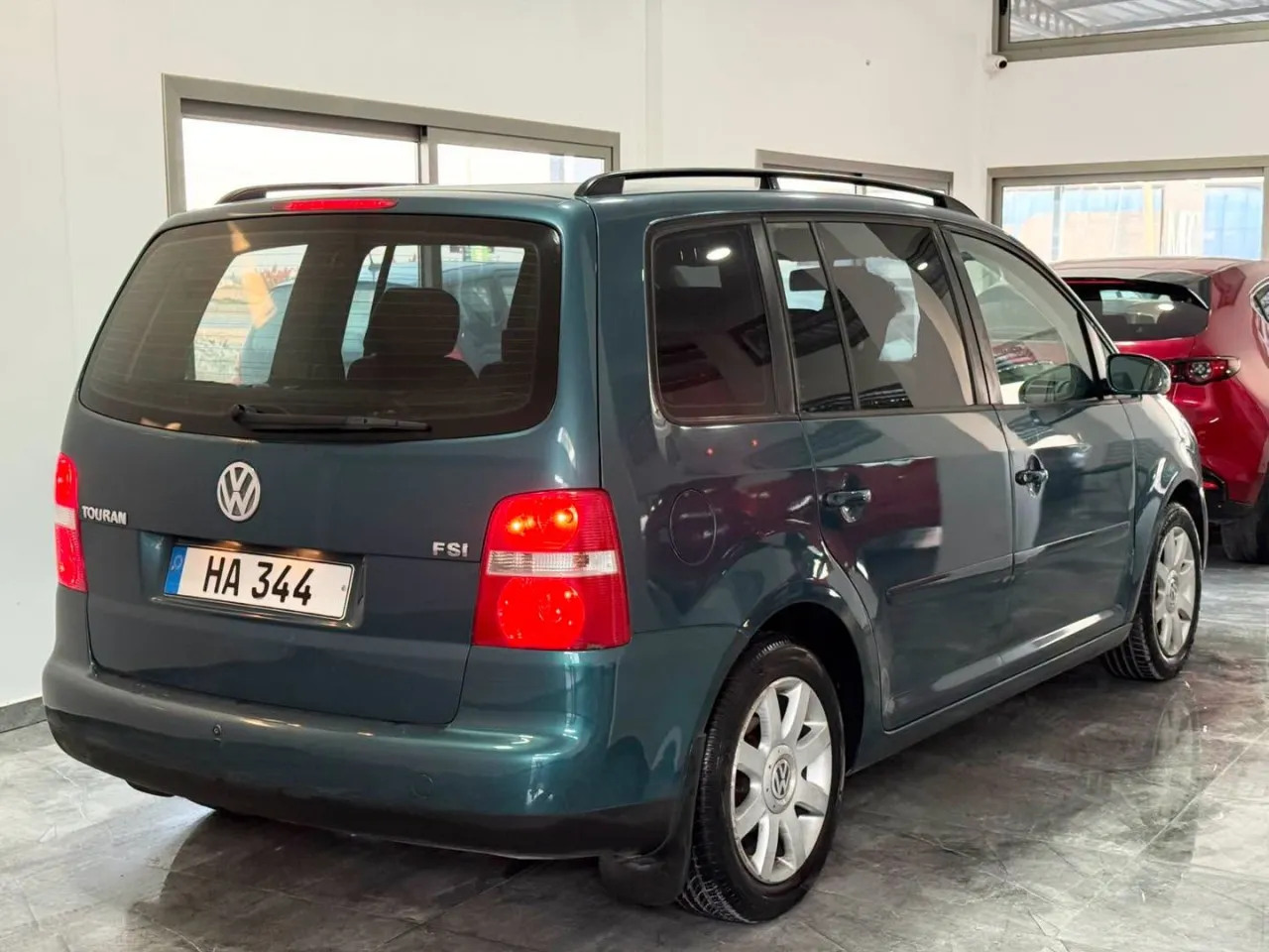 2004 Volkswagen Touran 1.6 FSI Kıbrıs | KKTC İkinci El Satılık Araba - Thumbnail 4