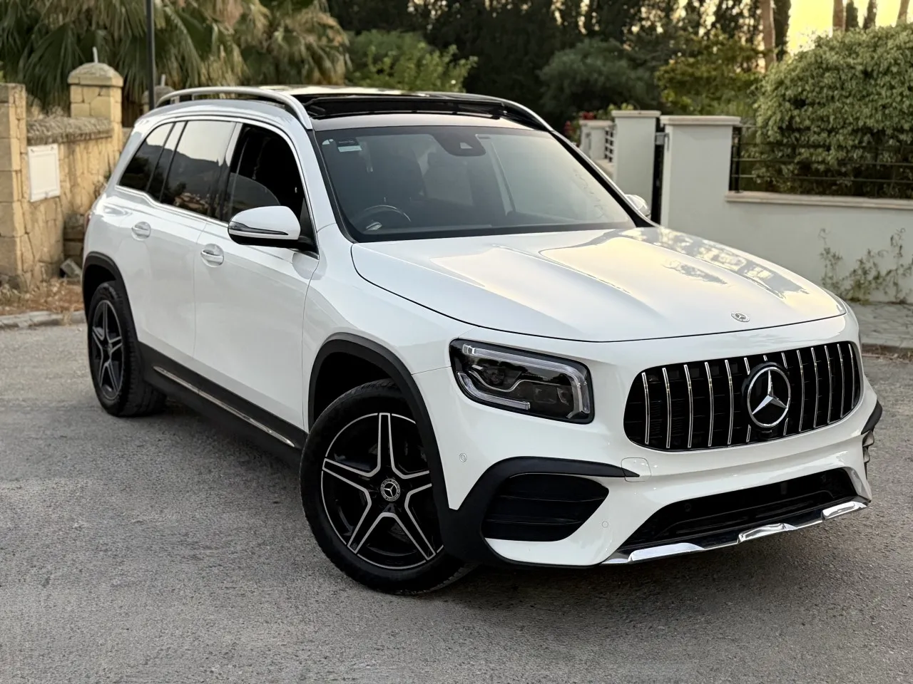 2022 Mercedes - Benz GLB 200 AMG+ 4Matic Kıbrıs | KKTC İkinci El Satılık Araba - Fotoğraf 1