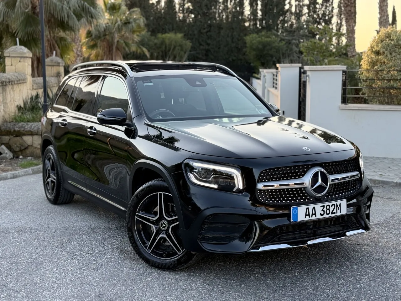 2023 Mercedes - Benz GLB 200 AMG+ 4Matic Kıbrıs | KKTC İkinci El Satılık Araba - Fotoğraf 1