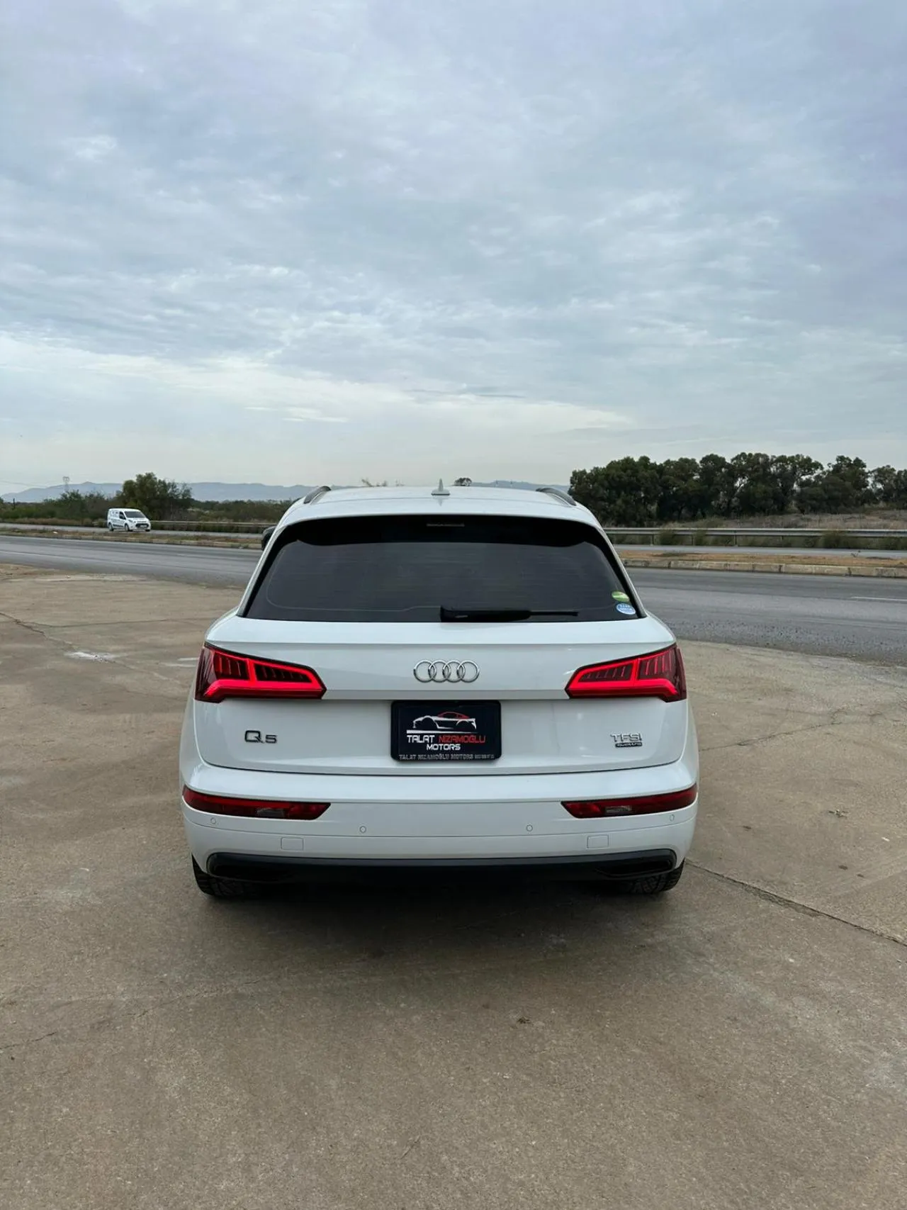 2019 Audi Q5 2.0 TDI Quattro Kıbrıs | KKTC İkinci El Satılık Araba - Thumbnail 4