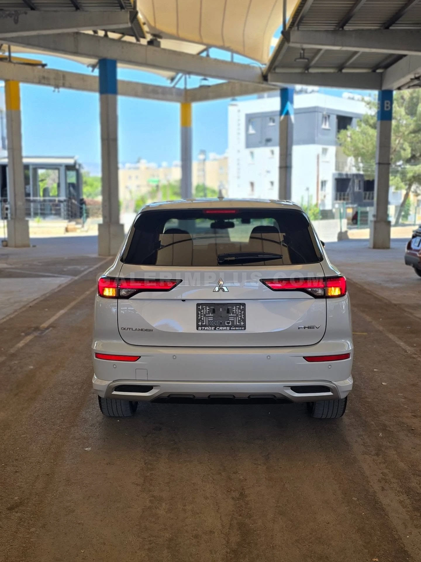 2022 Mitsubishi Outlander 2.4 PHEV Kıbrıs | KKTC İkinci El Satılık Araba - Thumbnail 6