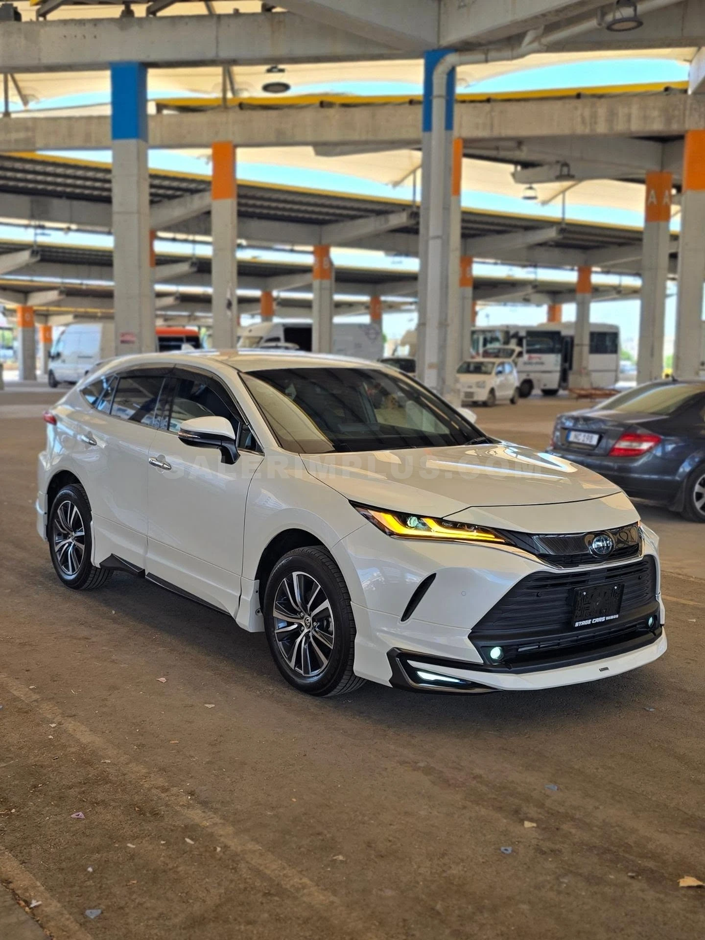 2021 Toyota Harrier 2.5 Hybrid Benzin Otomatik Lefkoşa İlan görseli - GalerimPlus