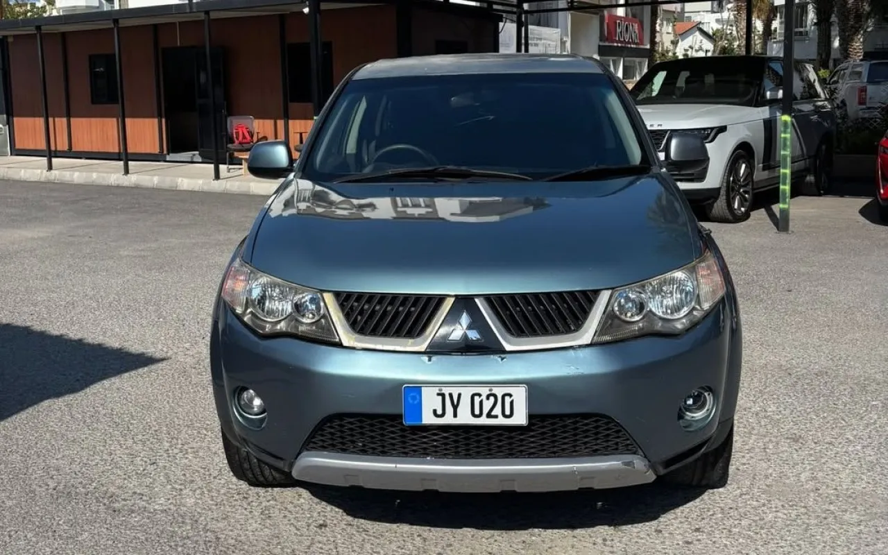 2006 Mitsubishi Outlander 2.4 Kıbrıs | KKTC İkinci El Satılık Araba - Thumbnail 3