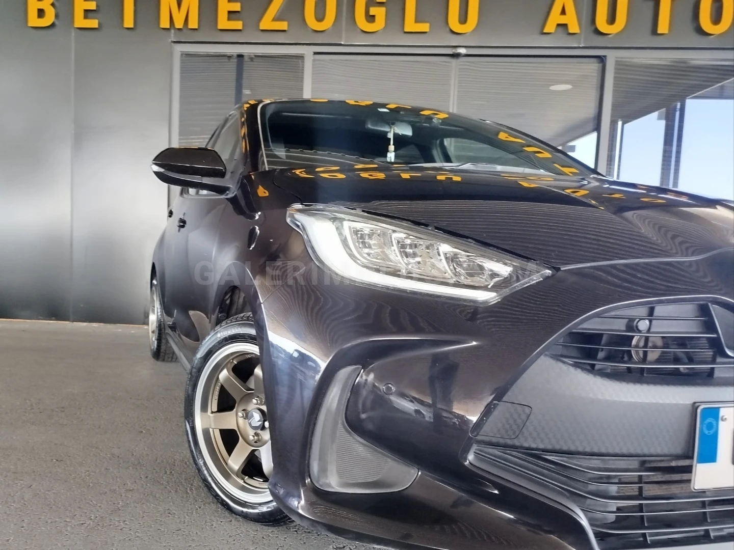 2020 Toyota Yaris 1.5 Kıbrıs | KKTC İkinci El Satılık Araba - Thumbnail 2
