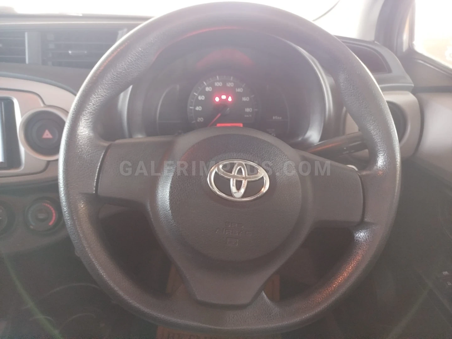 2011 Toyota Vitz 1.3 Kıbrıs | KKTC İkinci El Satılık Araba - Thumbnail 6