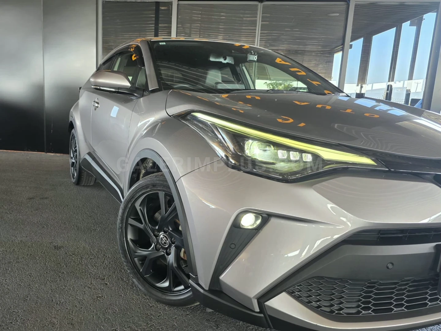2022 Toyota C-HR 1.8 Hybrid Kıbrıs | KKTC İkinci El Satılık Araba - Thumbnail 2
