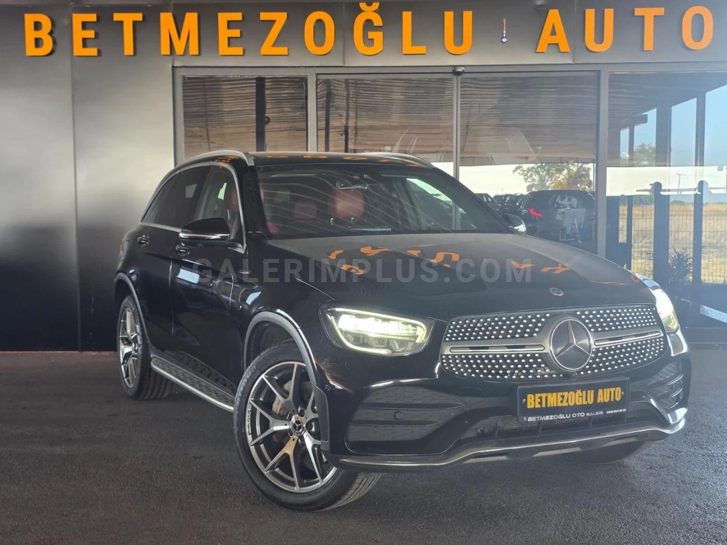 2021 Mercedes-Benz GLC 300d AMG