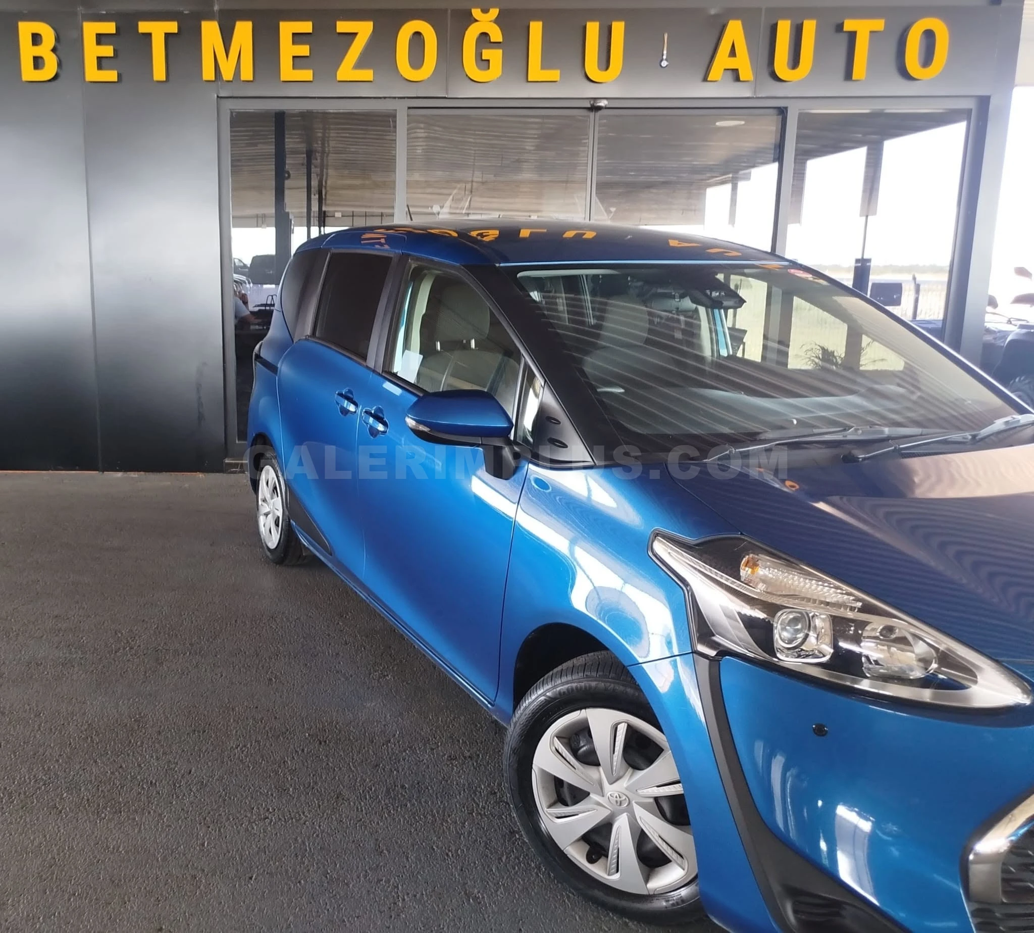 2019 Toyota Sienta 1.5 i Kıbrıs | KKTC İkinci El Satılık Araba - Thumbnail 2