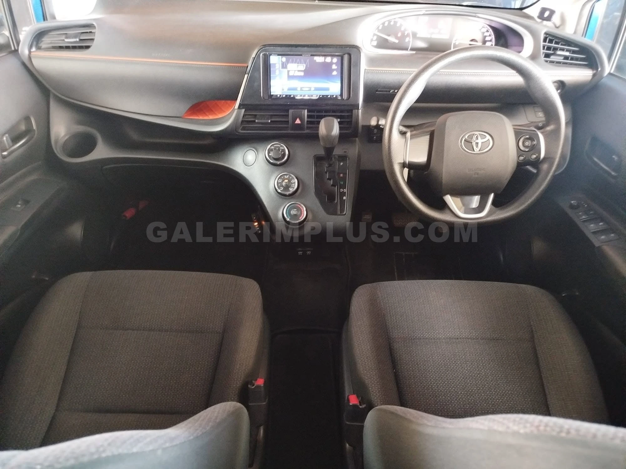 2019 Toyota Sienta 1.5 i Kıbrıs | KKTC İkinci El Satılık Araba - Thumbnail 4