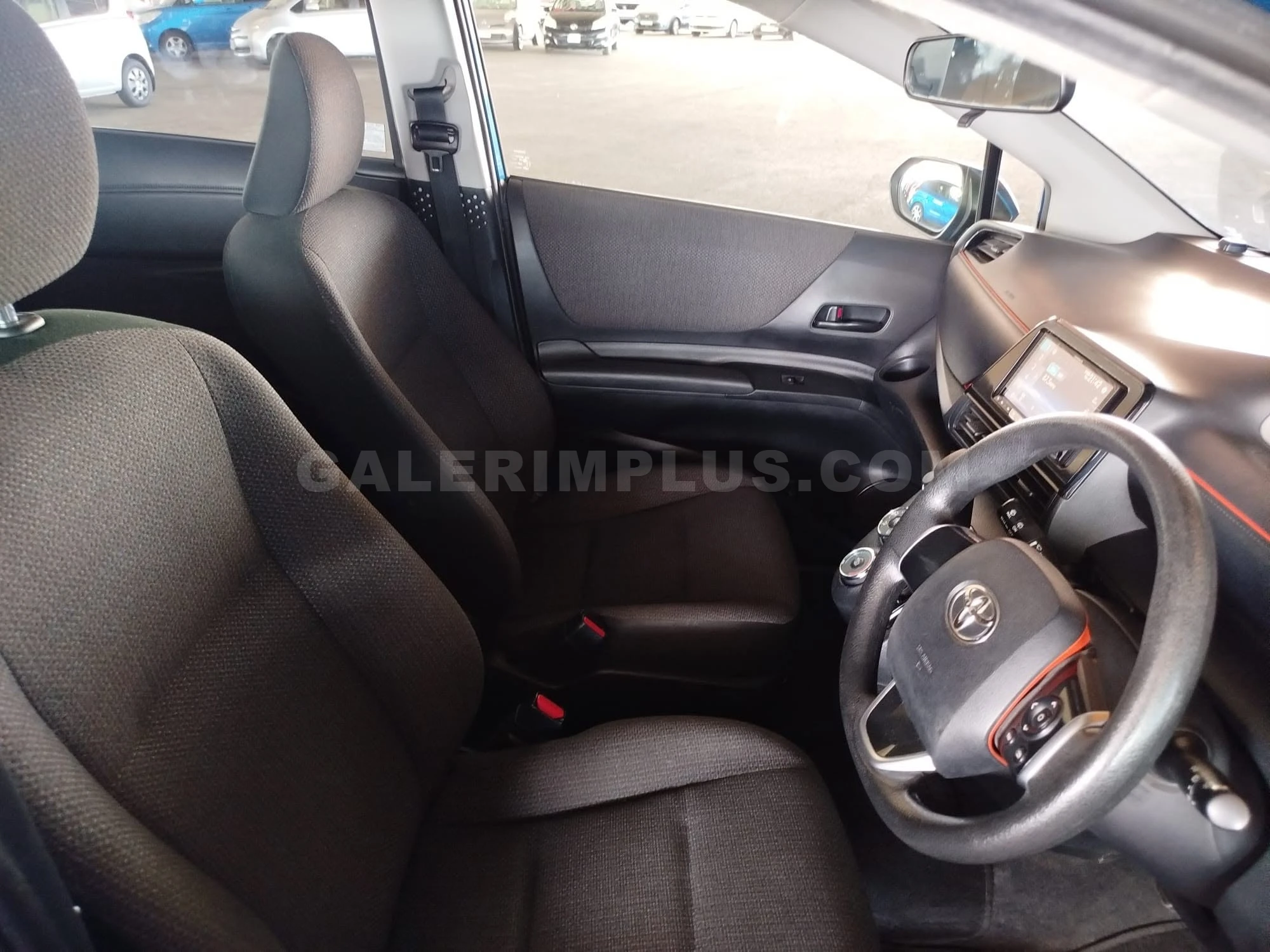2019 Toyota Sienta 1.5 i Kıbrıs | KKTC İkinci El Satılık Araba - Thumbnail 5
