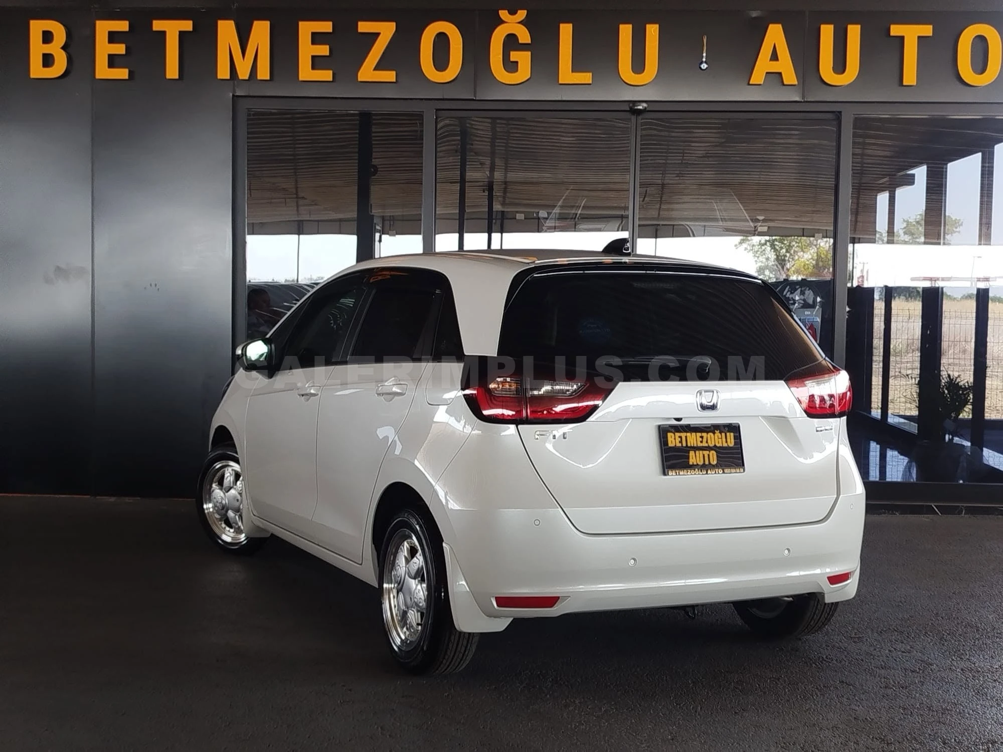 2023 Honda Fit 1.5 Hybrid Kıbrıs | KKTC İkinci El Satılık Araba - Thumbnail 3