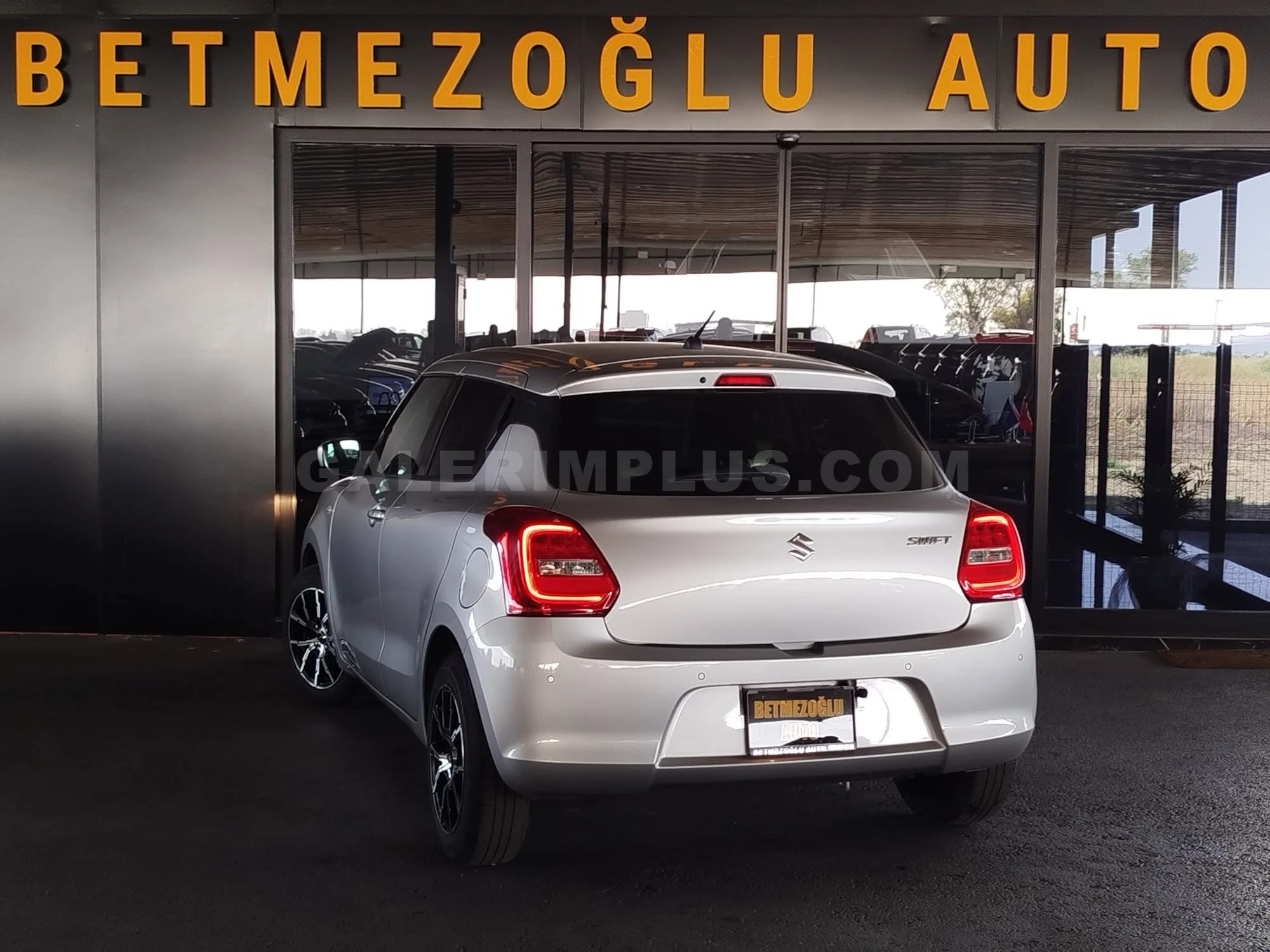 2023 Suzuki Swift 1.2 Kıbrıs | KKTC İkinci El Satılık Araba - Thumbnail 3