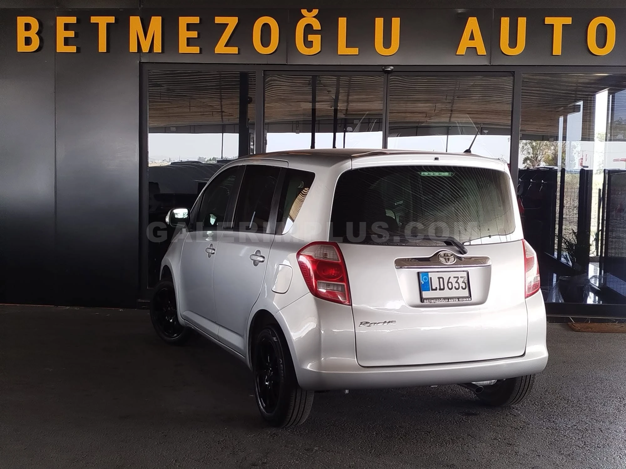 2007 Toyota Ractis 1.3i Kıbrıs | KKTC İkinci El Satılık Araba - Thumbnail 3