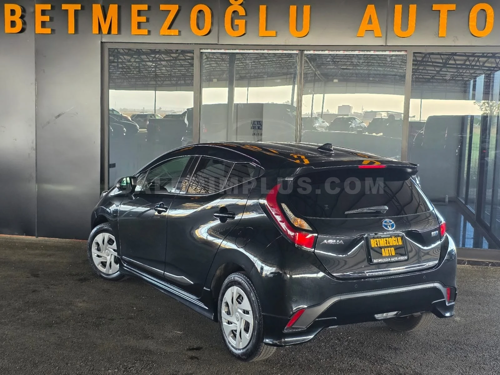 2022 Toyota Aqua 1.5 Hybrit Kıbrıs | KKTC İkinci El Satılık Araba - Thumbnail 3