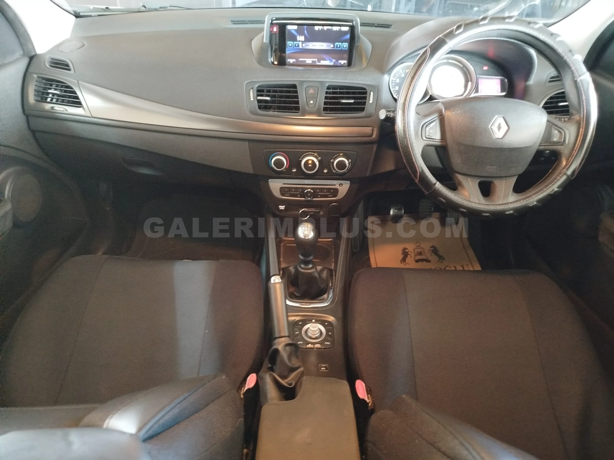2015 Renault Megane 1.5 dCi Kıbrıs | KKTC İkinci El Satılık Araba - Thumbnail 5