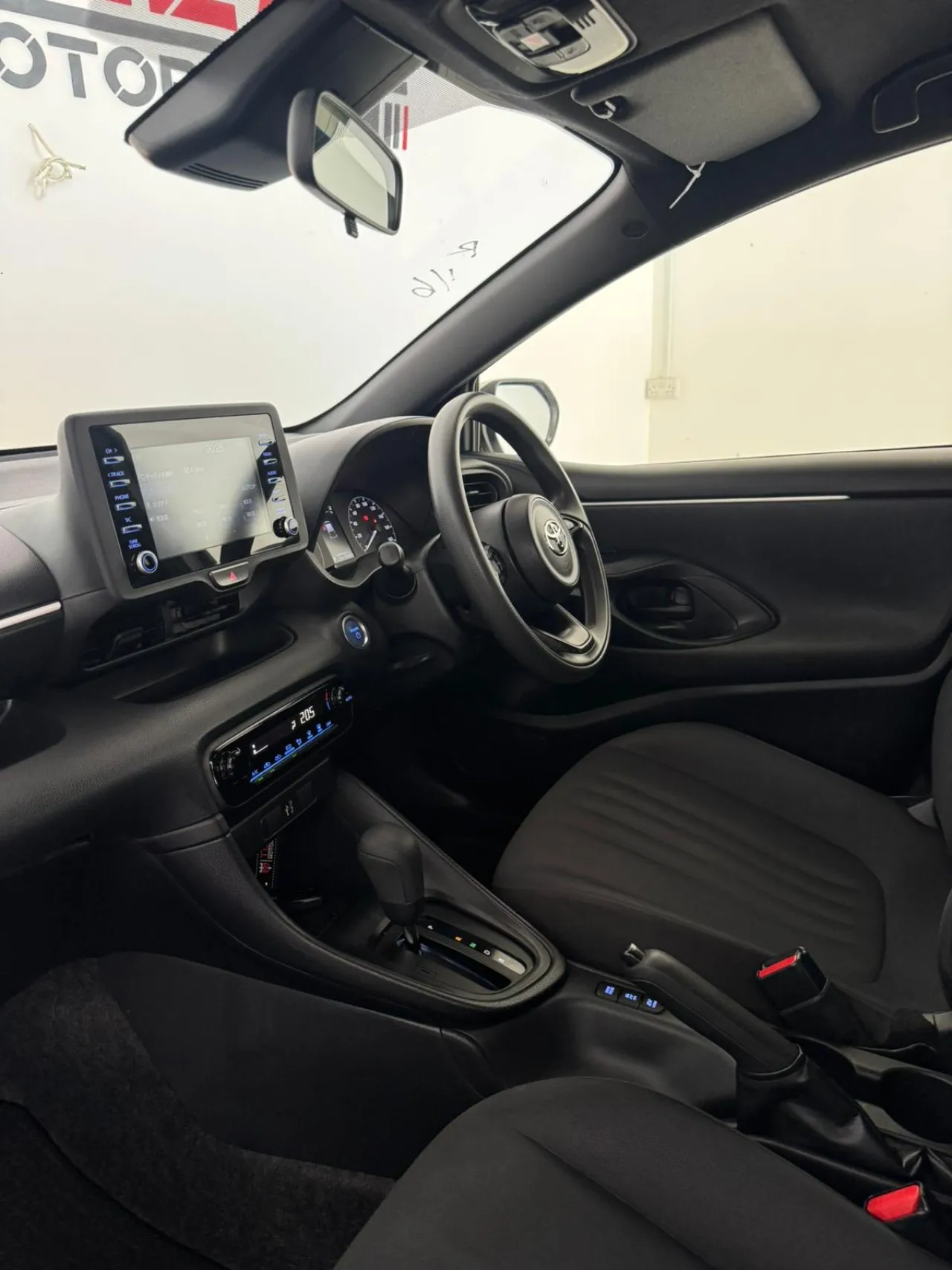 2022 Toyota Yaris 1.5 Hybrid Kıbrıs | KKTC İkinci El Satılık Araba - Thumbnail 6