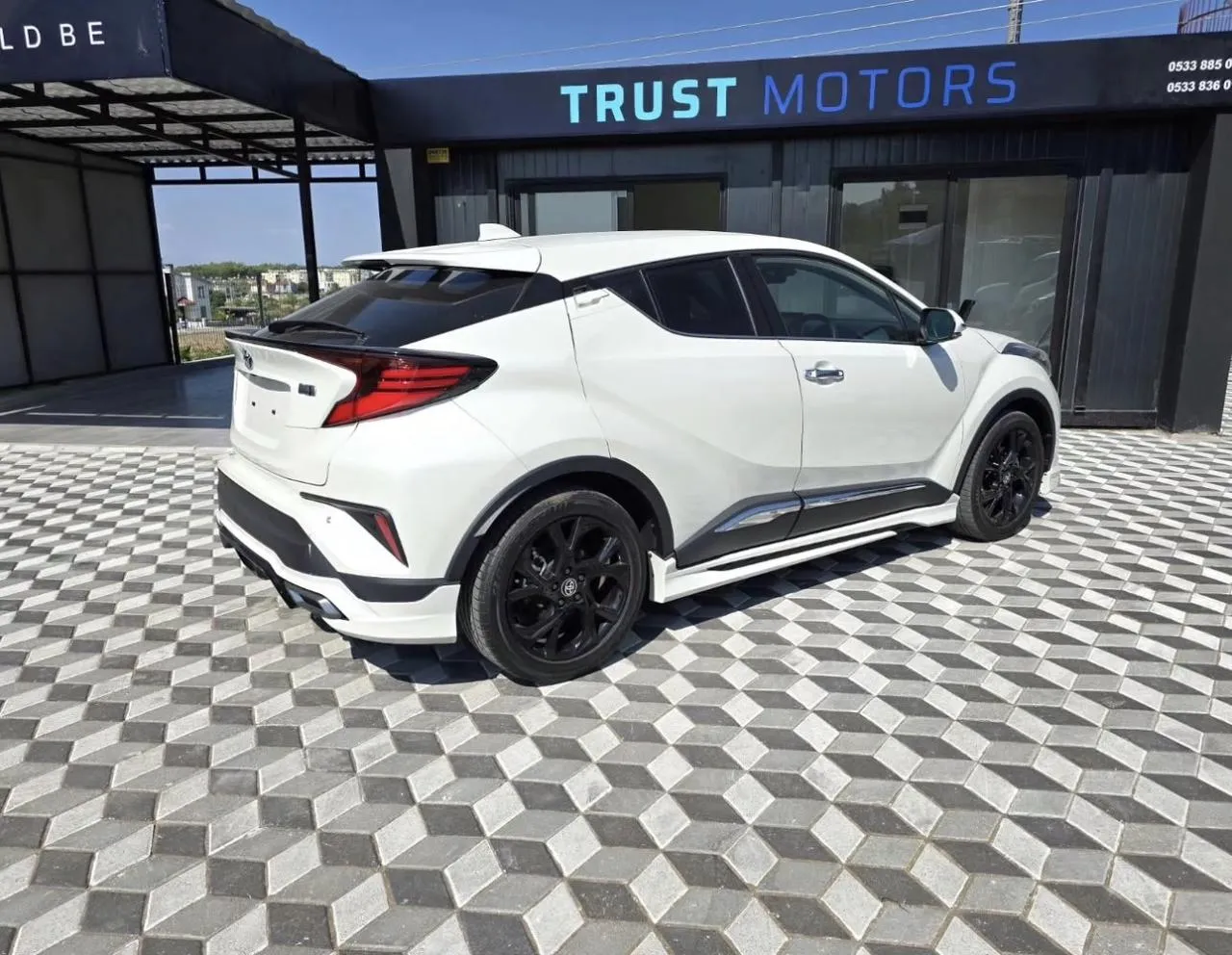 2021 Toyota C-HR 1.8 Hybrid Kıbrıs | KKTC İkinci El Satılık Araba - Thumbnail 2