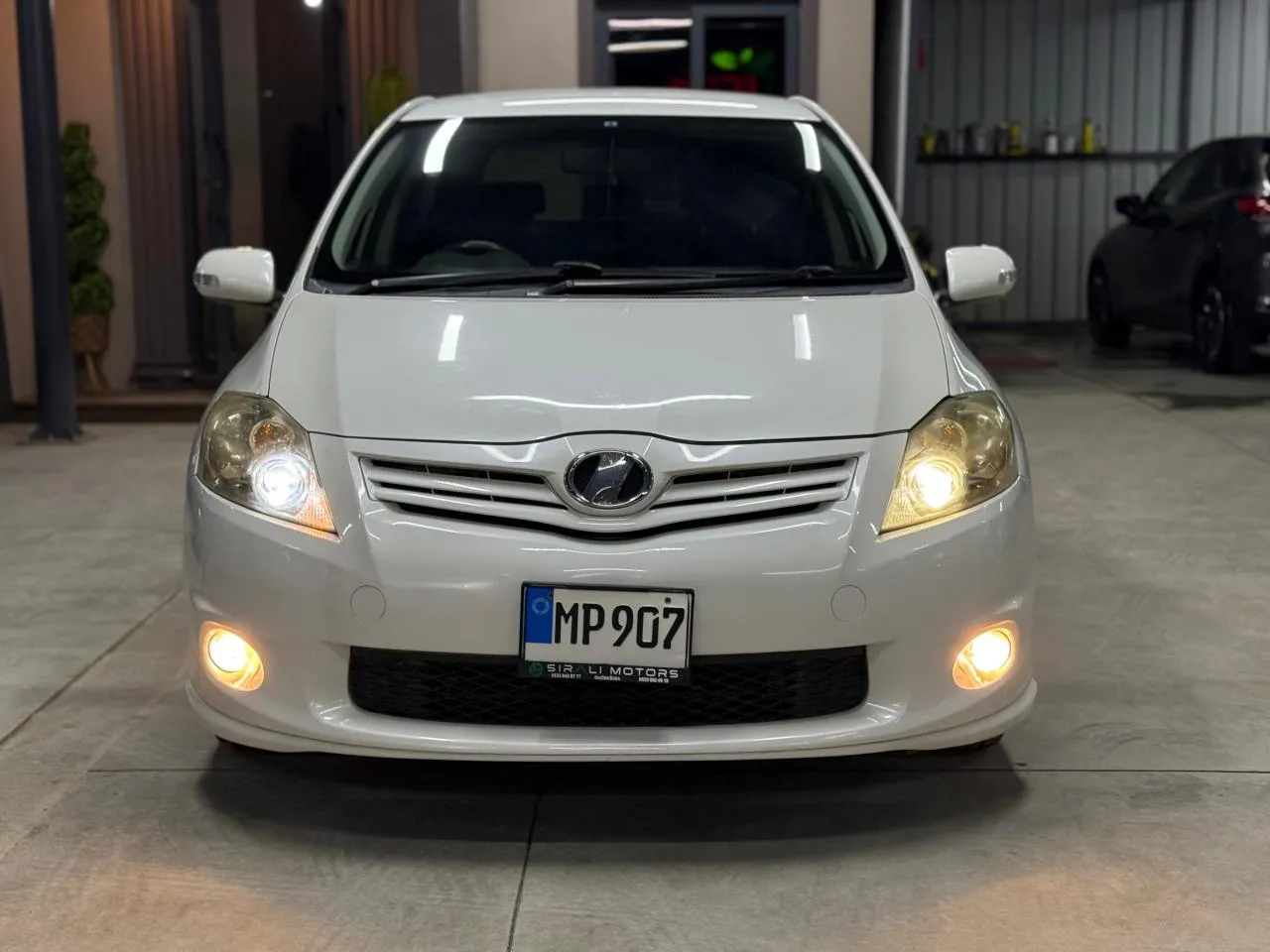 2010 Toyota Auris 1.5 Kıbrıs | KKTC İkinci El Satılık Araba - Thumbnail 3