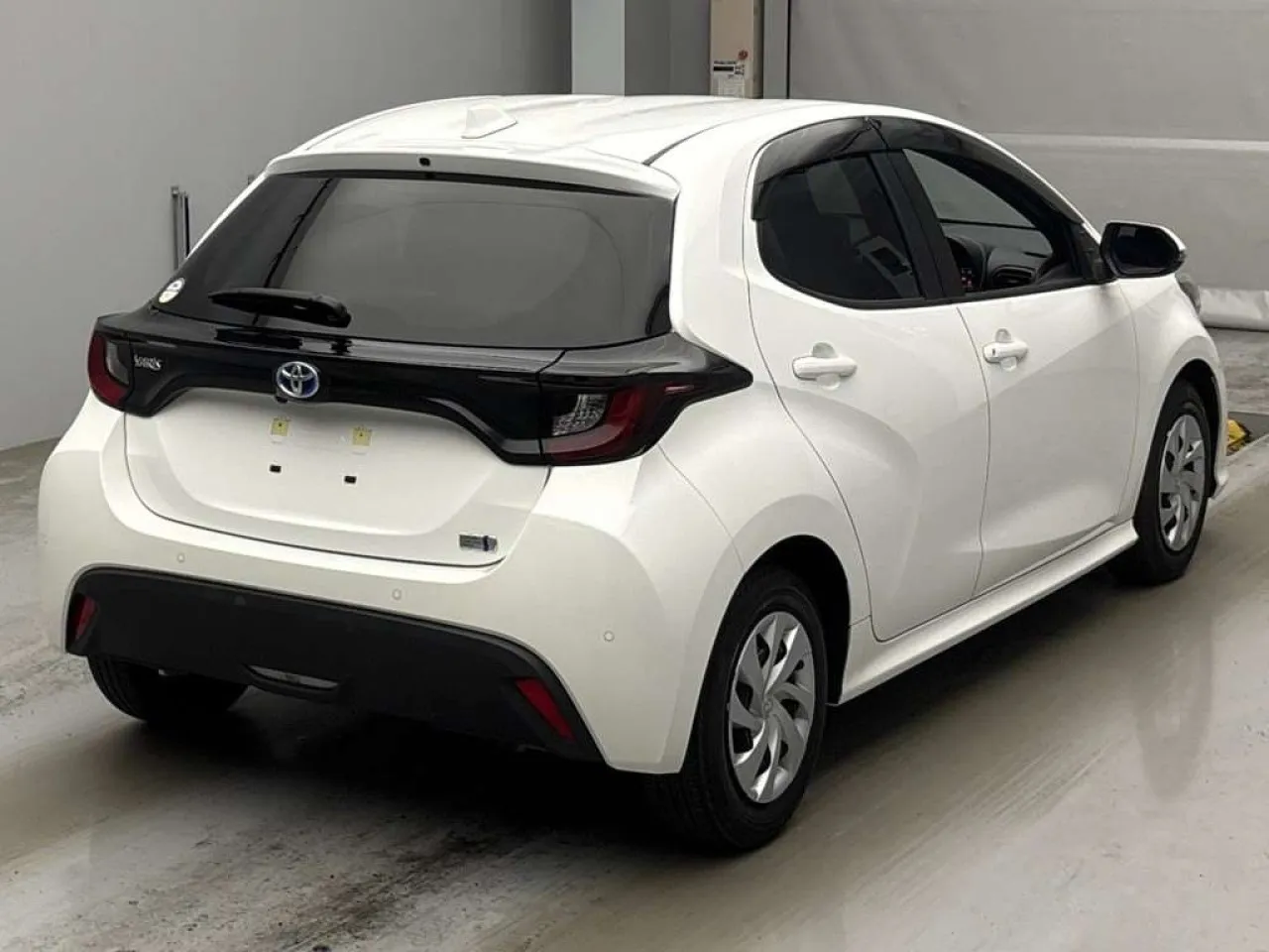 2023 Toyota Yaris 1.5 Hybrid Kıbrıs | KKTC İkinci El Satılık Araba - Thumbnail 2