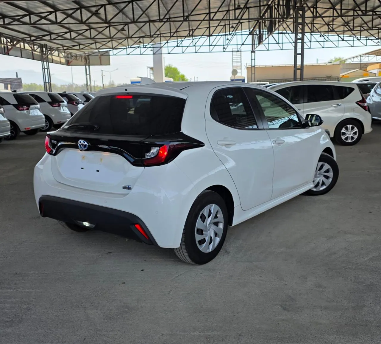 2022 Toyota Yaris 1.5 Hybrid Kıbrıs | KKTC İkinci El Satılık Araba - Thumbnail 4