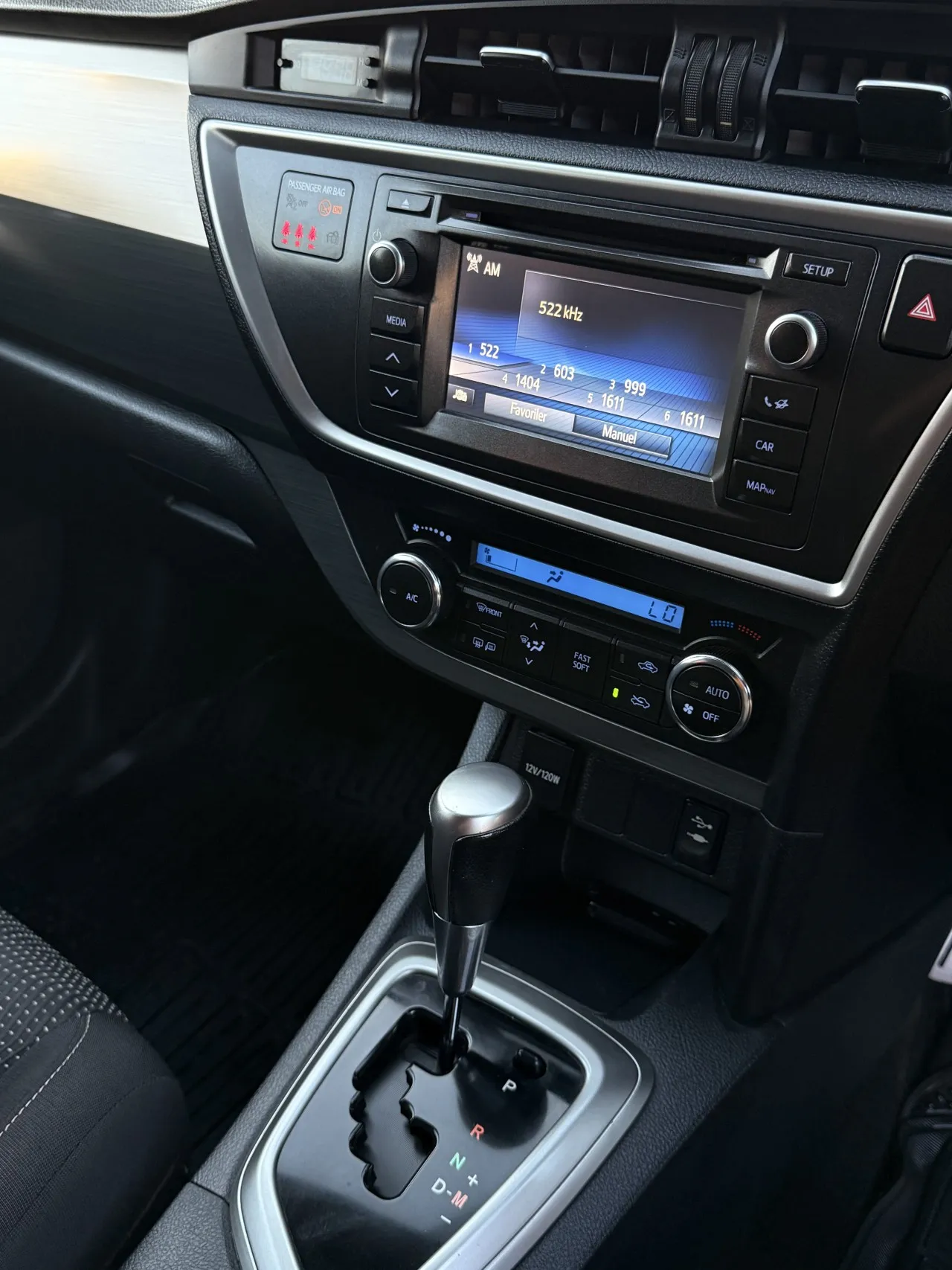 2015 Toyota Auris 1.5 Kıbrıs | KKTC İkinci El Satılık Araba - Thumbnail 3