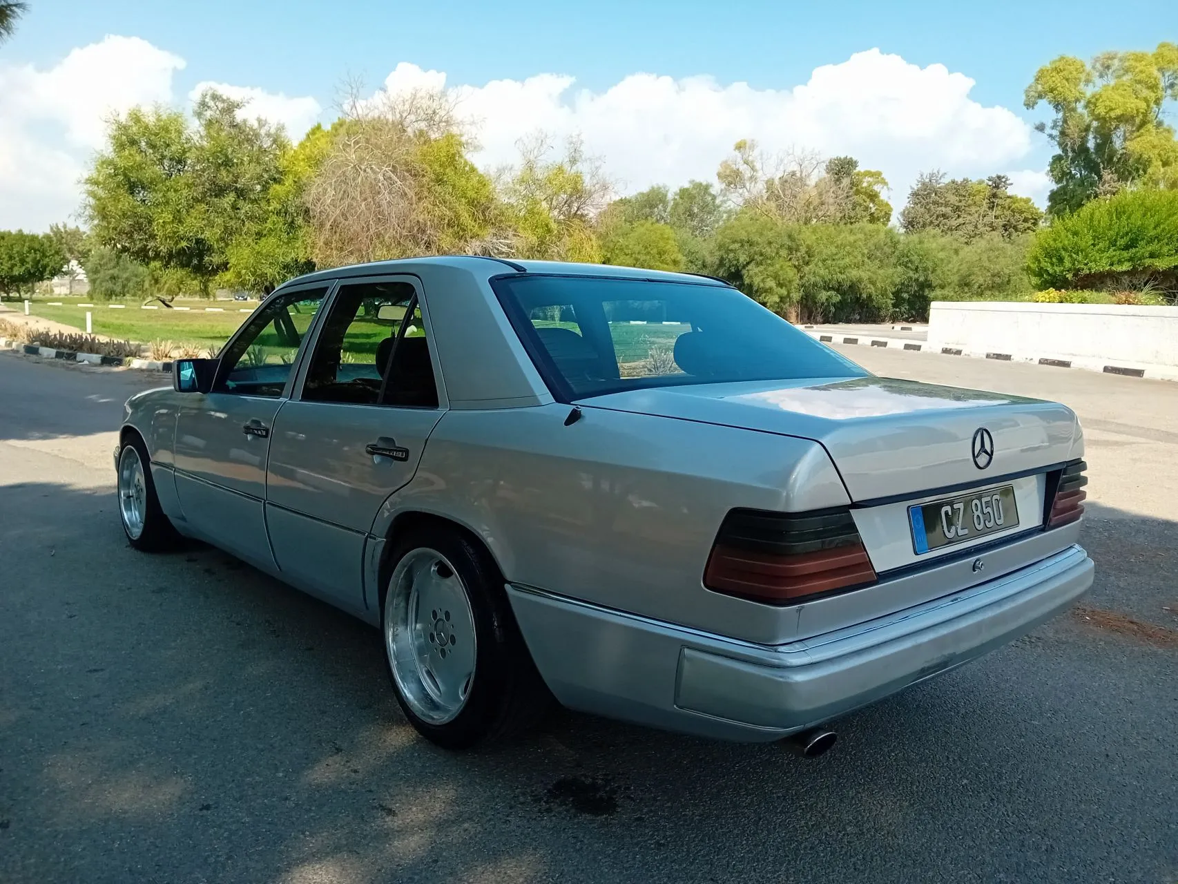 1986 Mercedes-Benz 250 D  Kıbrıs | KKTC İkinci El Satılık Araba - Thumbnail 2