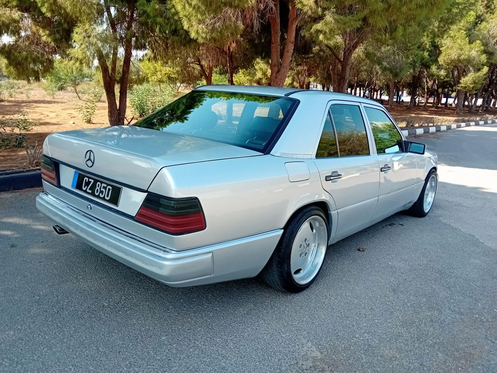 1986 Mercedes-Benz 250 D  Kıbrıs | KKTC İkinci El Satılık Araba - Thumbnail 3