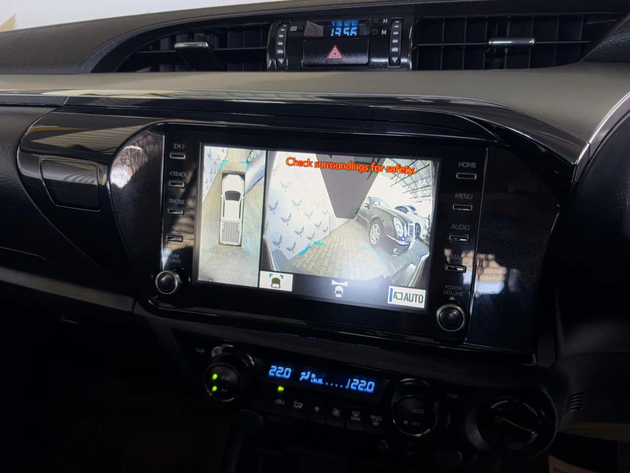 2026 Toyota Hilux 2.4 D Kıbrıs | KKTC İkinci El Satılık Araba - Thumbnail 8