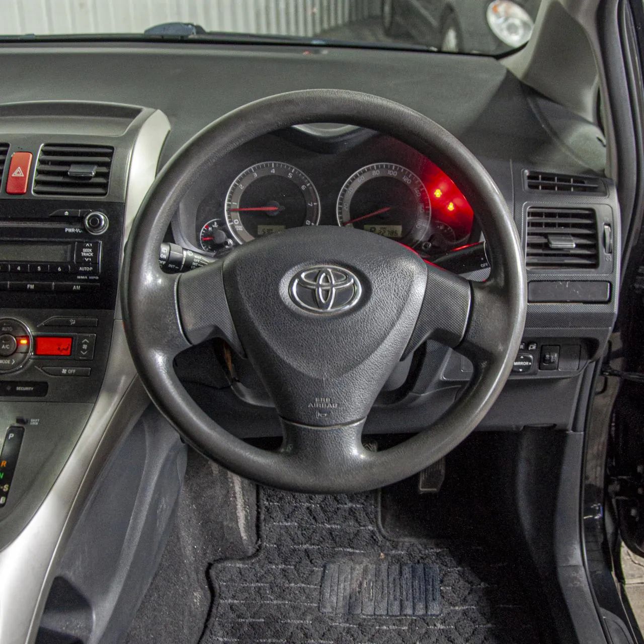 2009 Toyota Auris 1.5 Kıbrıs | KKTC İkinci El Satılık Araba - Thumbnail 6