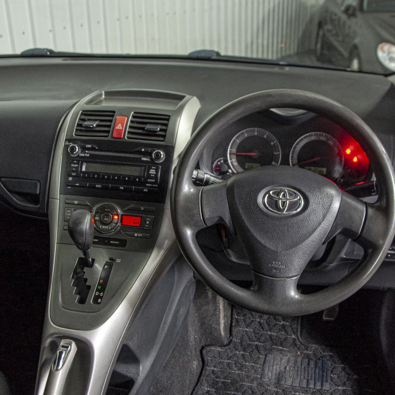 2009 Toyota Auris 1.5 Kıbrıs | KKTC İkinci El Satılık Araba - Thumbnail 8