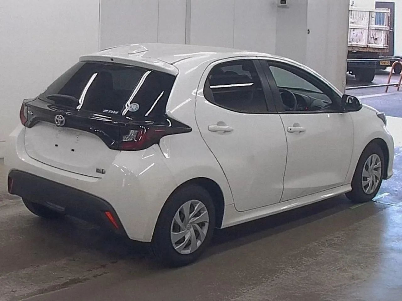 2023 Toyota Yaris 1.5 Hybrid Kıbrıs | KKTC İkinci El Satılık Araba - Thumbnail 4