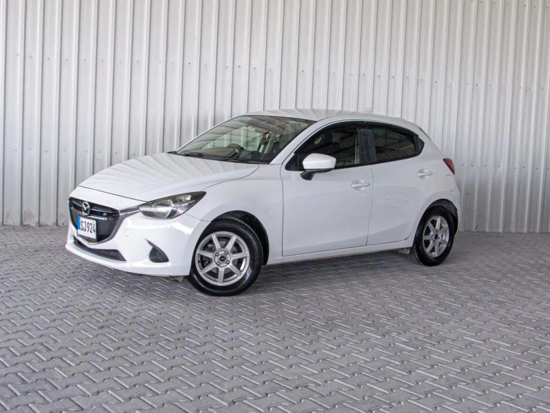 2017 Mazda Demio 1.5 16V Automatic Kıbrıs | KKTC İkinci El Satılık Araba - Fotoğraf 1