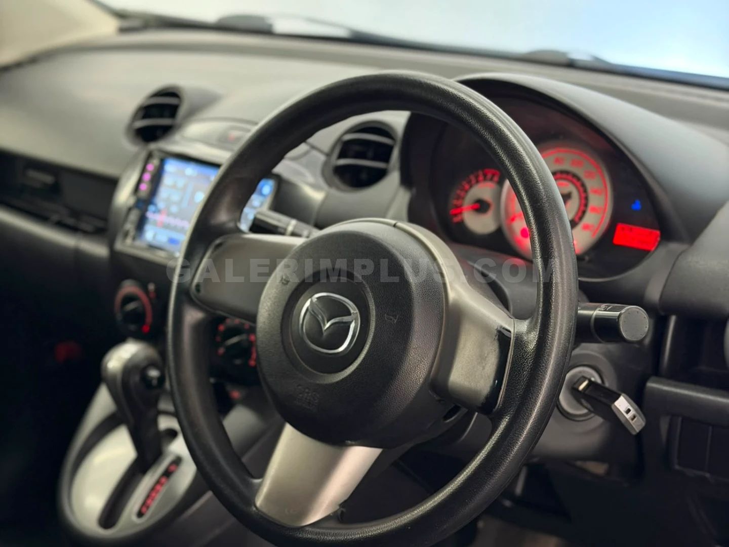 2012 Nissan March 1.2 Kıbrıs | KKTC İkinci El Satılık Araba - Thumbnail 8