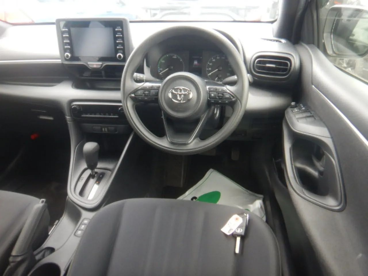 2023 Toyota Yaris 1.5 Hybrid Kıbrıs | KKTC İkinci El Satılık Araba - Thumbnail 3
